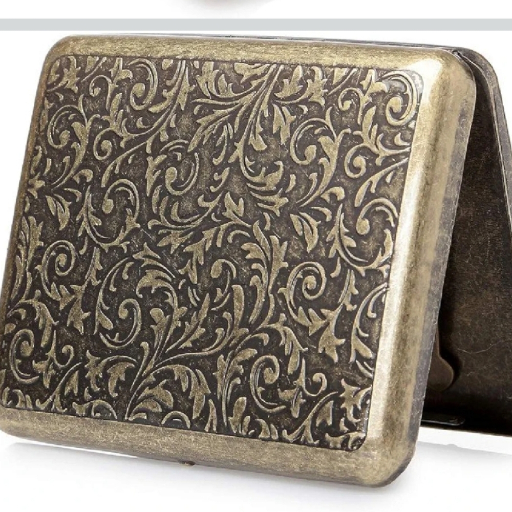 NEW! Vintage Style Embossed Cigarette Case - Picture 4 of 5